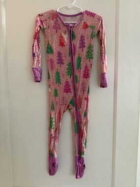 Little Sleepies Pink Christmas Footy Zippy pajamas. Size 18-24 months